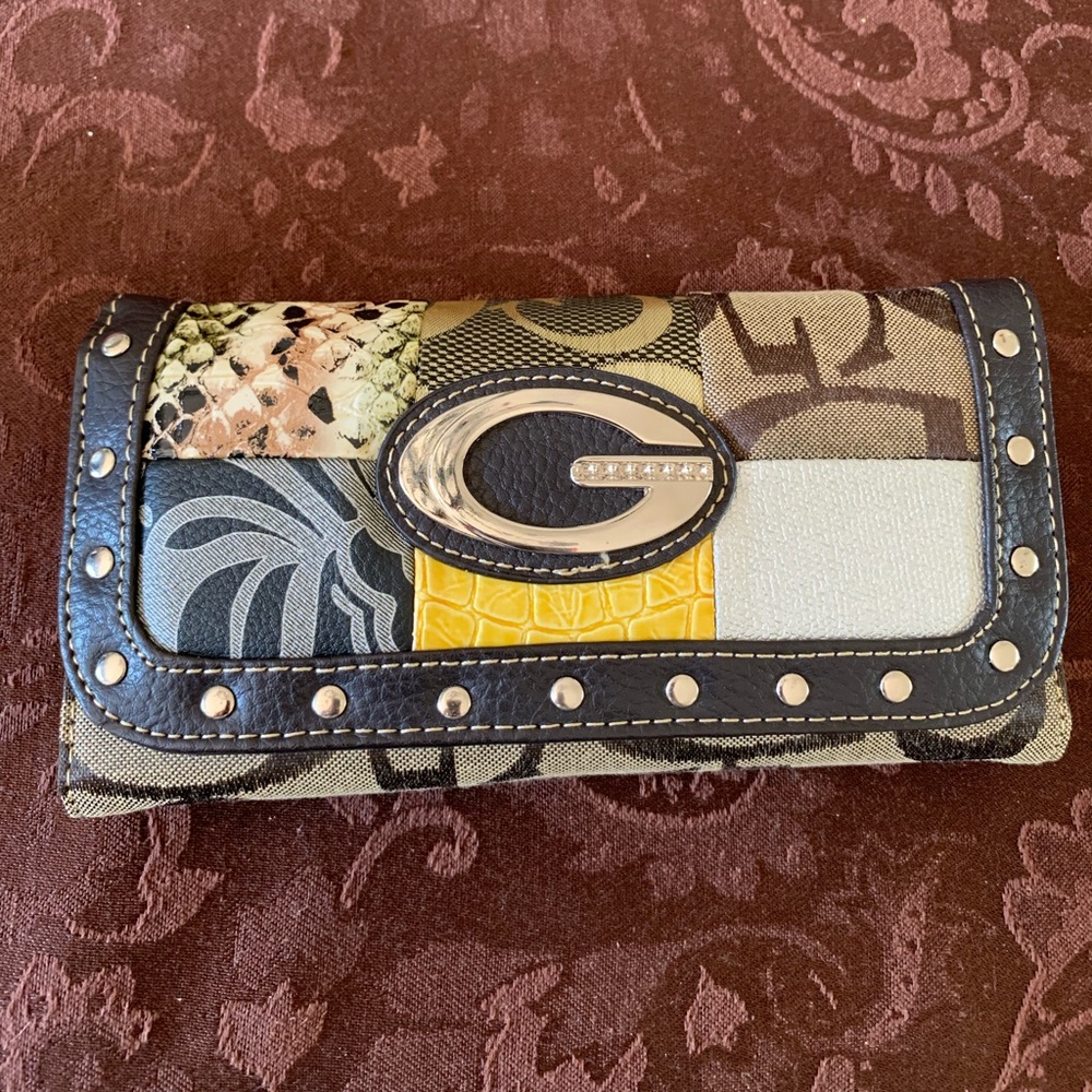 Guess Trifold Patterned Wallet